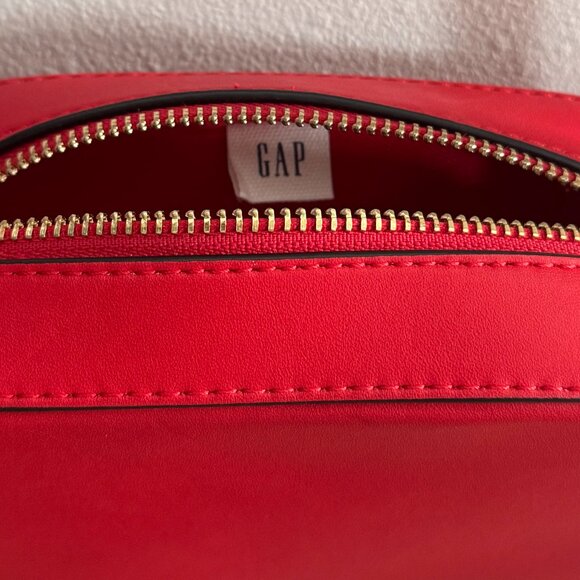 Gap Women's Small Red Faux Leather Crossbody Bag with Adjustable Shoulder Strap - Picture 7 of 7